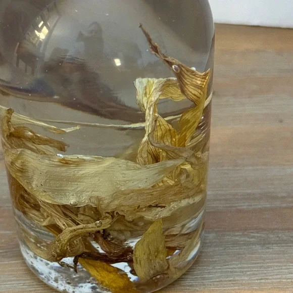 Unique Resin Decorative Bottle with Natural Dried Sunflower Petals - Picture 11 of 13